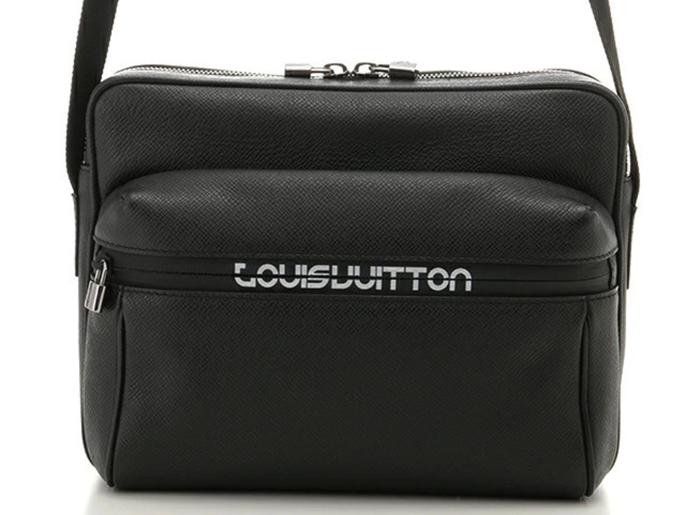 LOUIS VUITTON Messenger Shoulder Bag Taiga Leather Ardoise